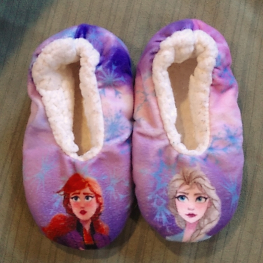 Disney Frozen Elsa & Anna Cozy Sherpa Slippers Purple & Pink Sz M